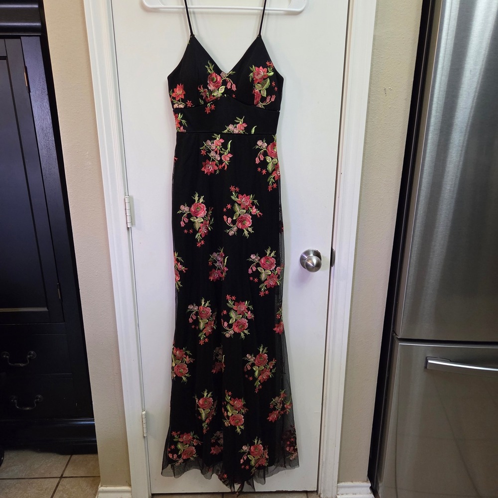 GB Gianni Bini Black Floral Embroidered Mesh Maxi Formal Gown Dress Size 3